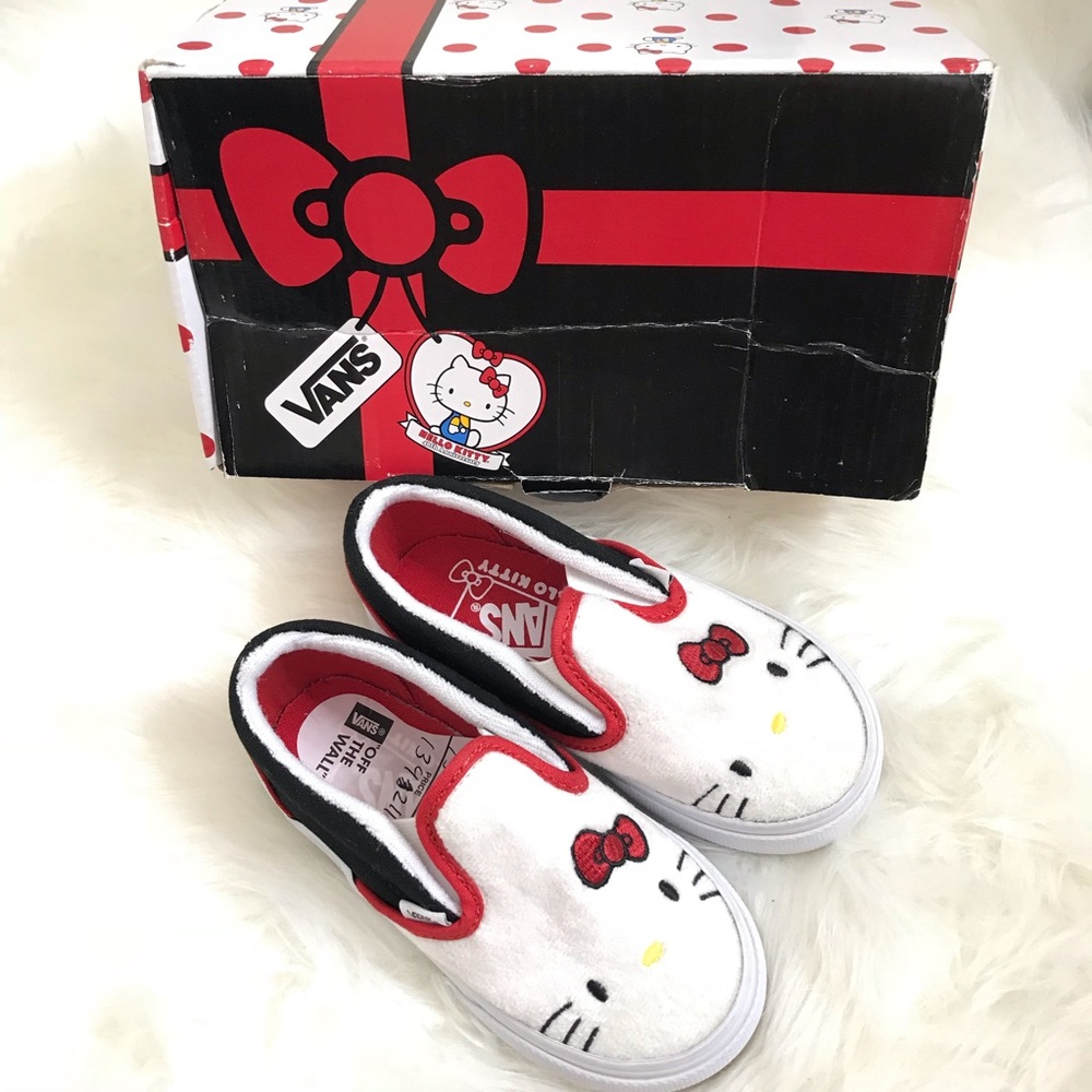 TODDLERS HELLO KITTY SLIP-ON